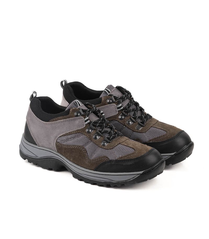 Zapatillas-estilo-trekking-de-cuero-en-gris