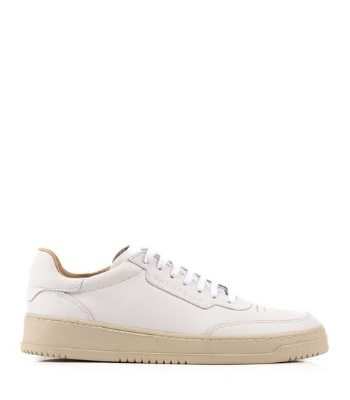 Zapatillas urbanas de cuero en blanco