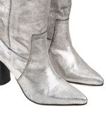 Botas-altas-metalizadas-de-cuero-croquelado-en-plata