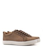 Zapatillas-urbanas-de-cuero-marron-con-base-blanca