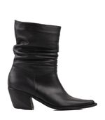 Botas-cortas-abuchonadas-de-cuero-negro