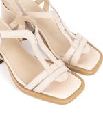 Sandalias-taco-ancho-de-cuero-en-nude