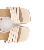 Sandalias-con-cintas-de-cuero-en-nude