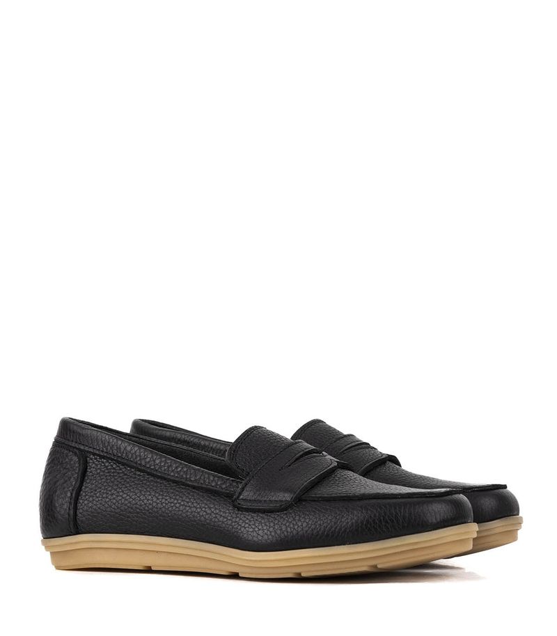 Mocasines-clasicos-de-cuero-negro