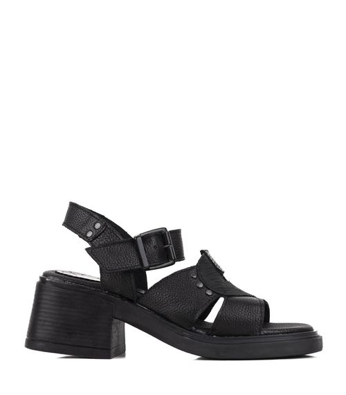 Sandalias de cuero combinadas con tachas en negro