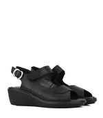 Sandalias-taco-chino-de-reptil-en-negro