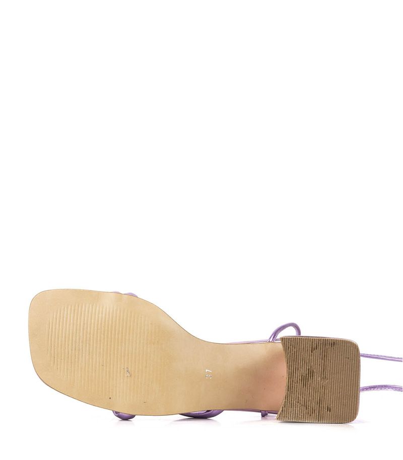 Sandalias-de-cintas-metalizada-en-rosa