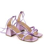 Sandalias-de-cintas-metalizada-en-rosa