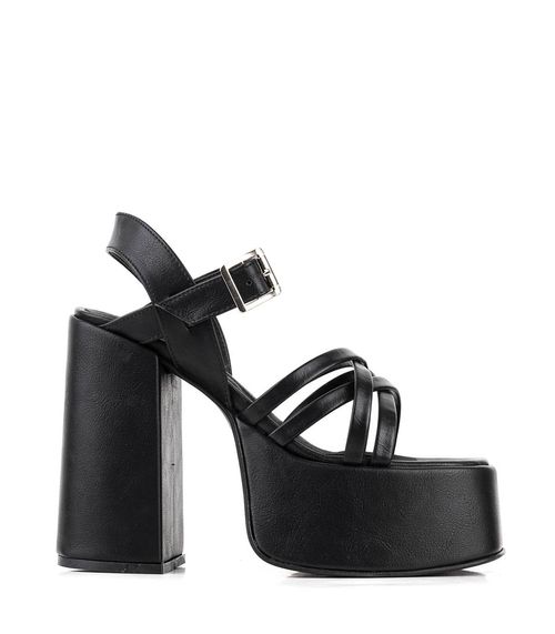 Sandalias con cintas de cuero negro