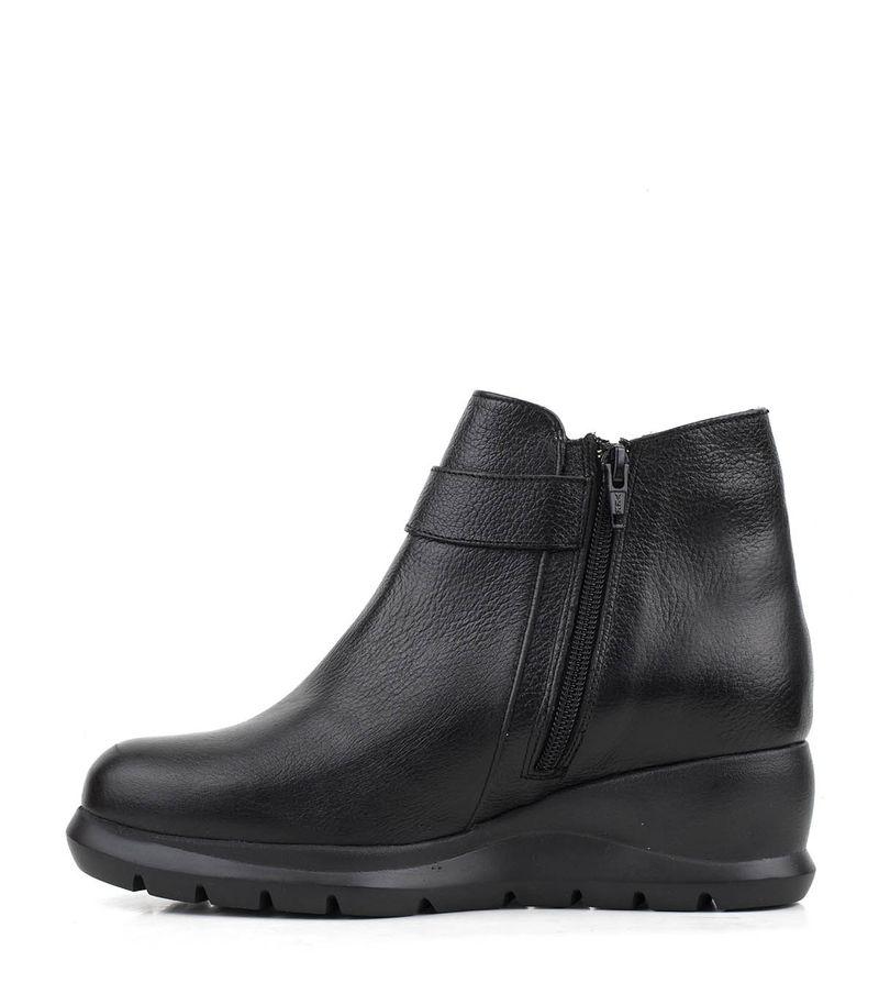 Botas-cortas-base-tractor-de-cuero-negro