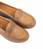 Mocasines-combinados-en-metalizado-de-cuero-camel