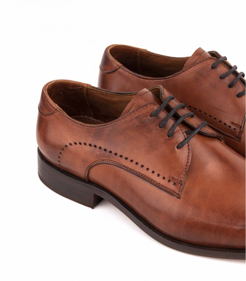 Zapatos-de-vestir-acordonados-en-cuero-suela