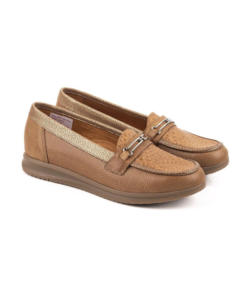 Mocasines-combinados-en-metalizado-de-cuero-camel