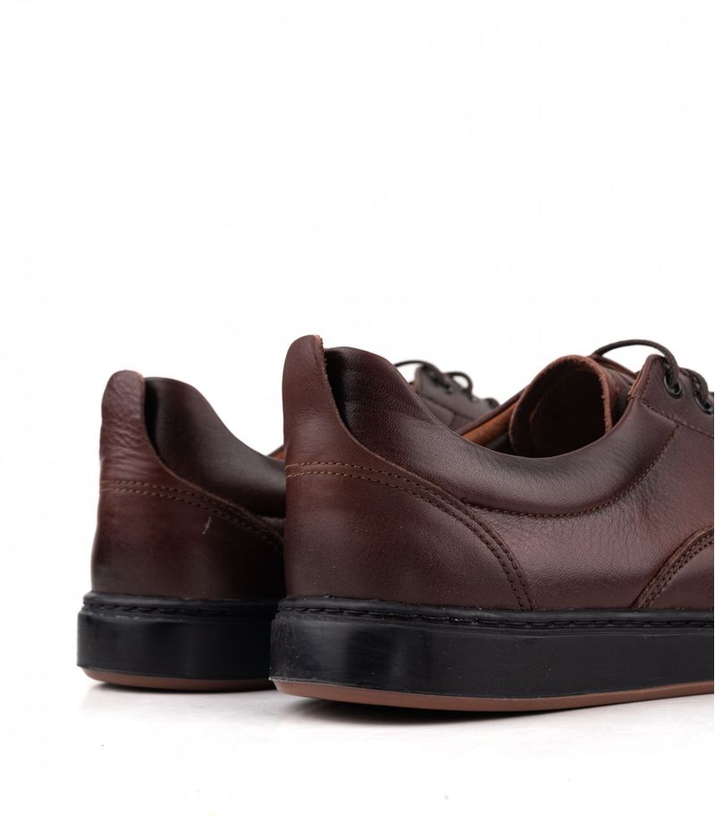 Zapatos-sport-acordonados-de-cuero-en-chocolate-combinados