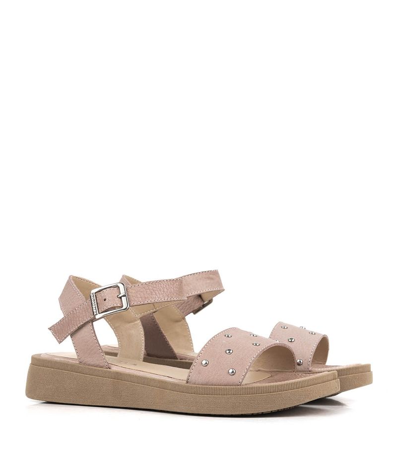 Sandalias-bajas-con-tachas-de-cuero-en-nude