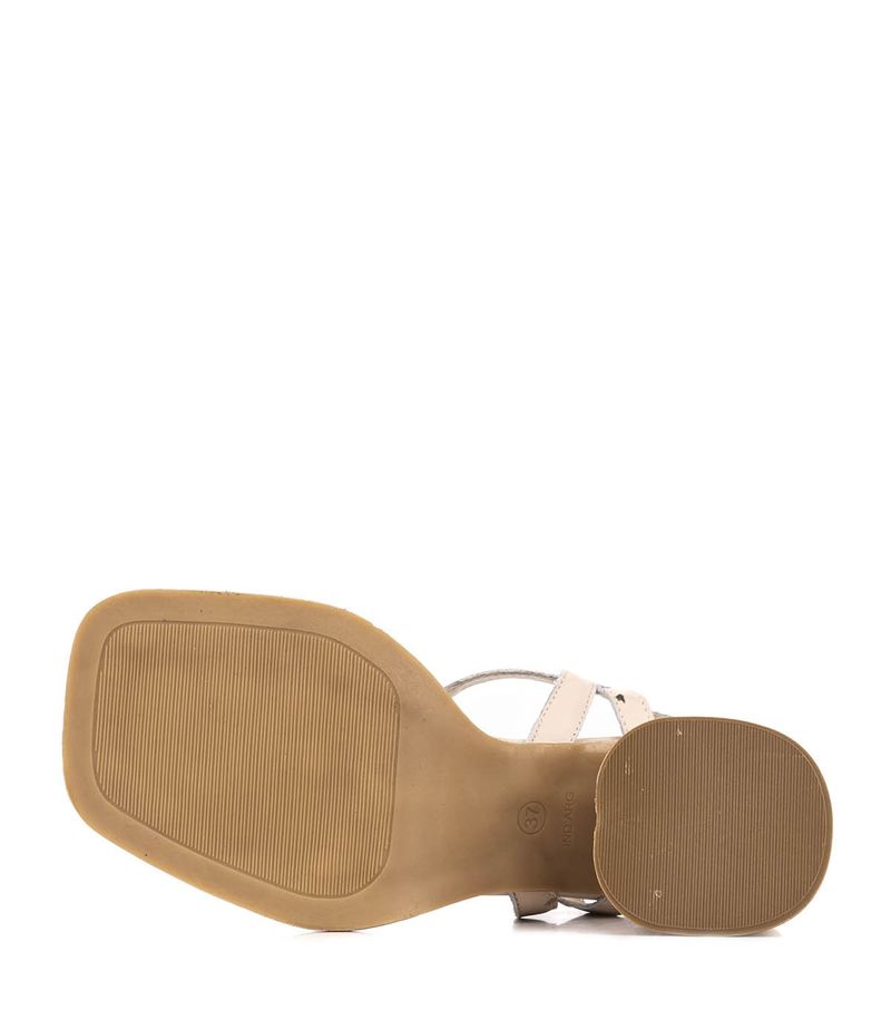 Sandalias-taco-ancho-de-cuero-en-nude