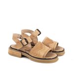 Sandalias-bajas-de-cuero-en-beige