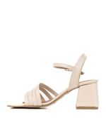 Sandalias-con-cintas-de-cuero-en-nude