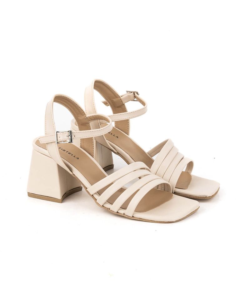 Sandalias-con-cintas-de-cuero-en-nude