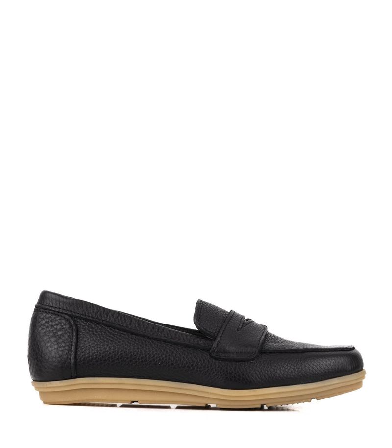 Mocasines-clasicos-de-cuero-negro