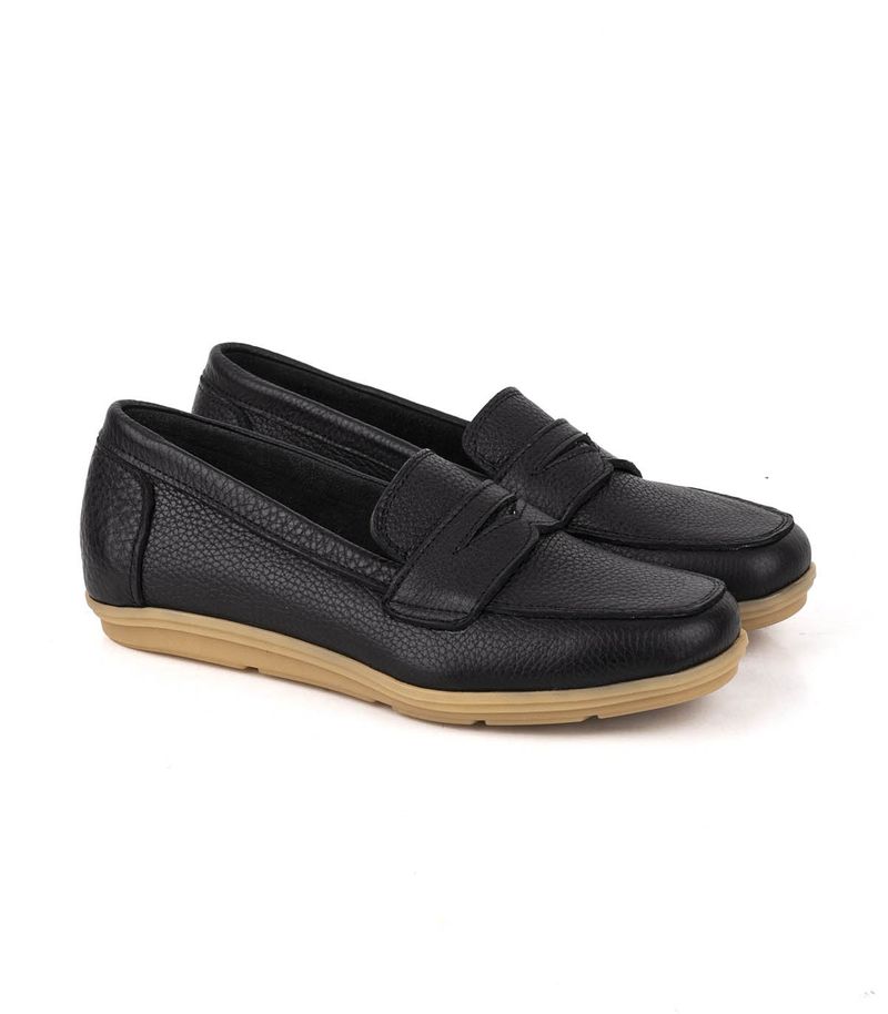 Mocasines-clasicos-de-cuero-negro