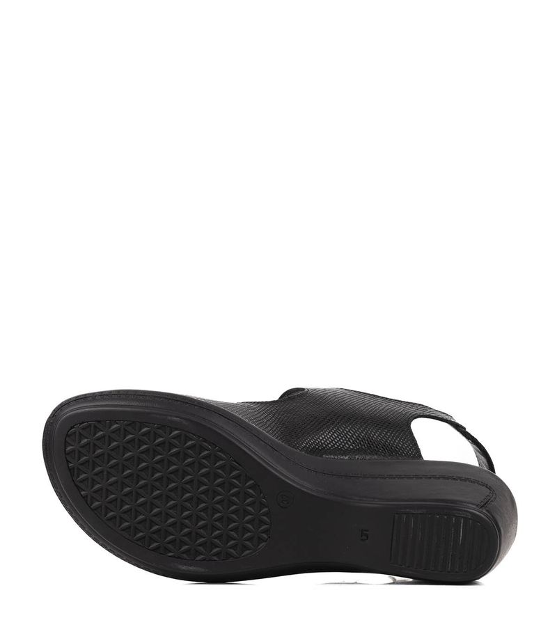 Sandalias-taco-chino-de-reptil-en-negro