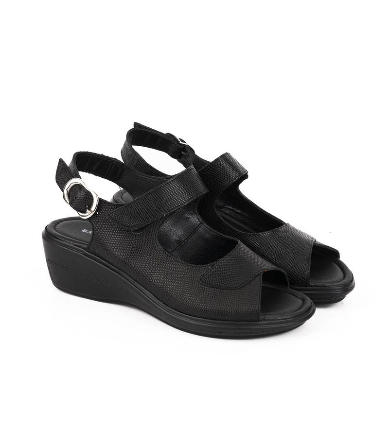 Sandalias-taco-chino-de-reptil-en-negro