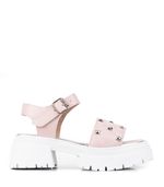 Sandalias-de-simil-con-tachas-en-rosa