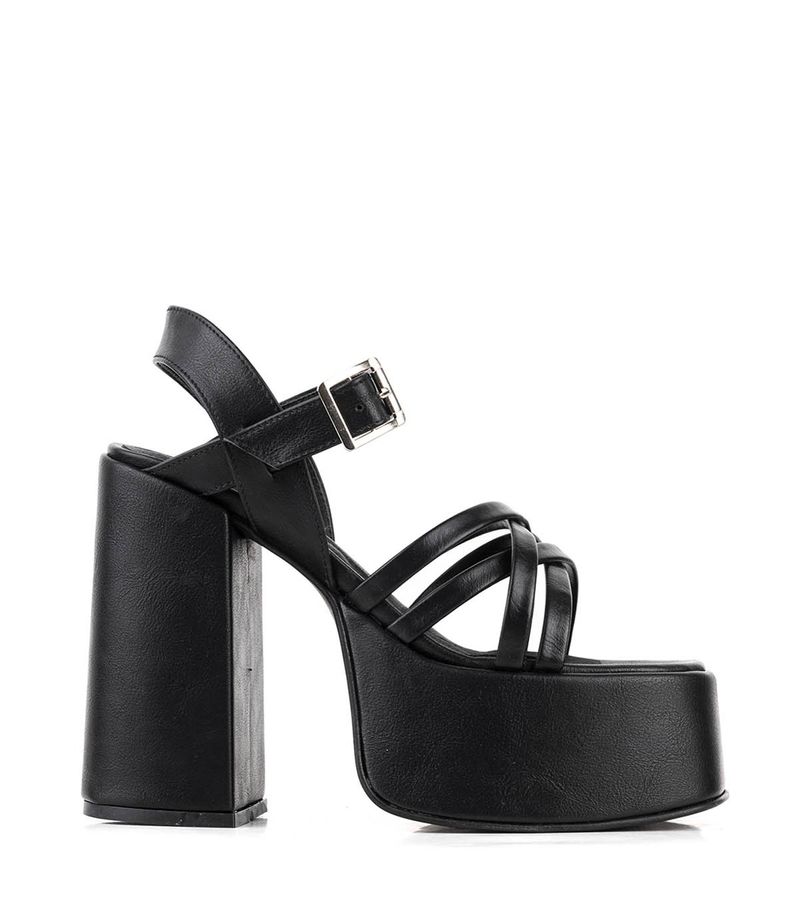 Sandalias-con-cintas-de-cuero-negro