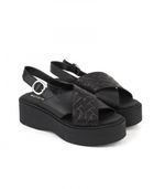 Sandalias-de-cuero-tramadas-en-negro