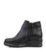 Botas-cortas-base-tractor-de-cuero-negro
