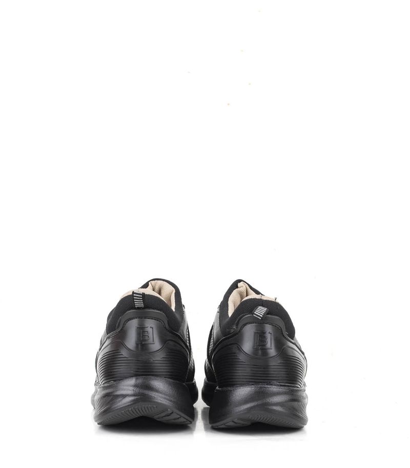 Zapatillas-urbanas-clasicas-de-cuero-negro