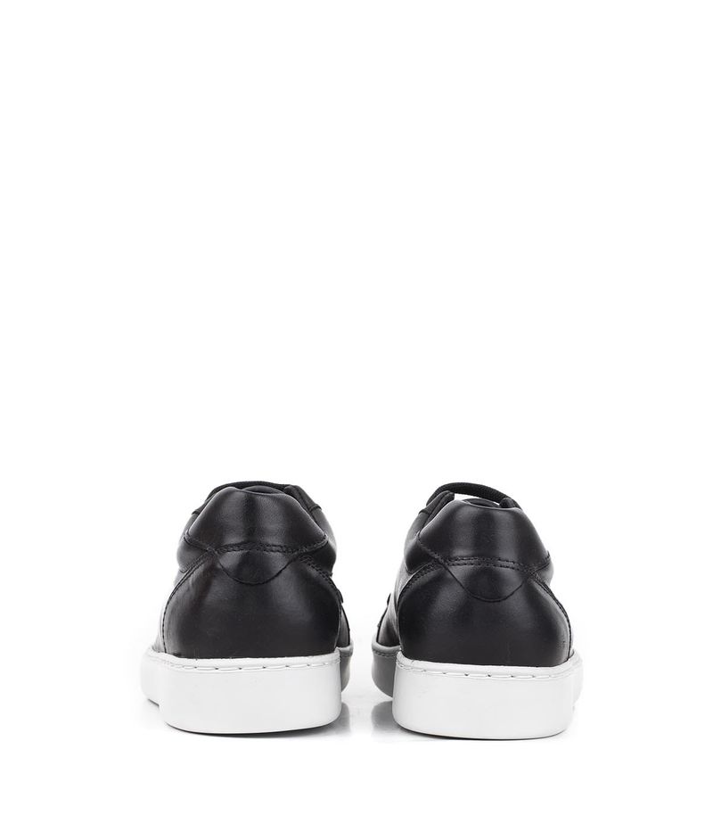 Zapatillas-urbanas-clasicas-de-cuero-negro