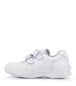 Zapatillas-colegiales-de-cuero-en-blanco