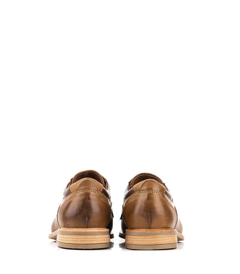 Zapatos-de-vestir-en-cuero-picado-suela