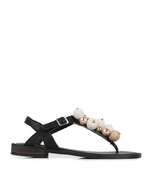 Sandalias con apliques de cuero negro