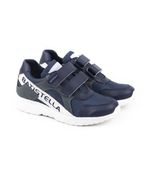 Zapatillas-estilo-deportivas-de-simil-en-azul