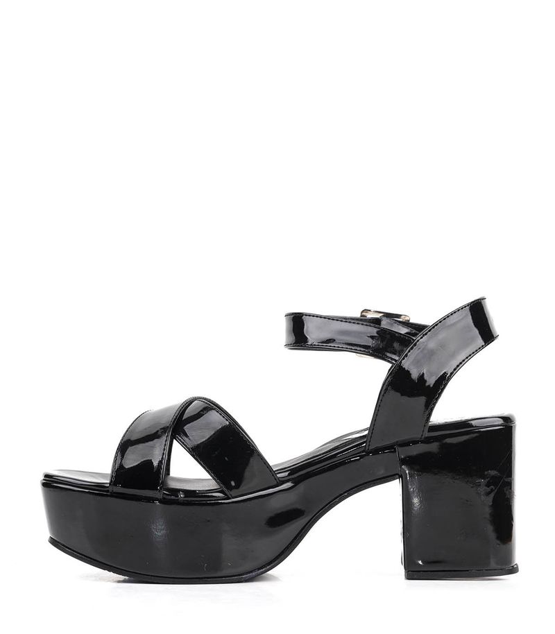 Sandalias-de-fiesta-en-charol-negro