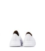 Zapatillas-urbanas-de-cuero-en-blanco-combinado