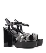 Sandalias-de-fiesta-de-charol-en-negro