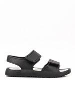 Sandalias-playera-de-goma-en-negro