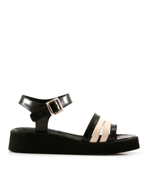 Sandalias taco chino de cuero en negro