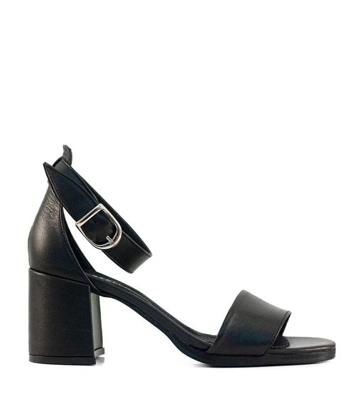 Sandalias con pulsera de cuero en negro