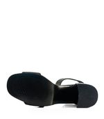 Sandalias-con-pulsera-de-cuero-en-negro