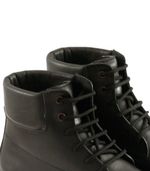 Borcegos-de-cuero-en-negro