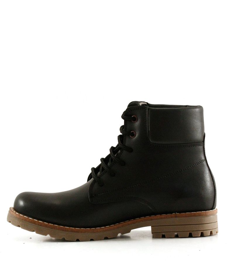 Borcegos-de-cuero-en-negro