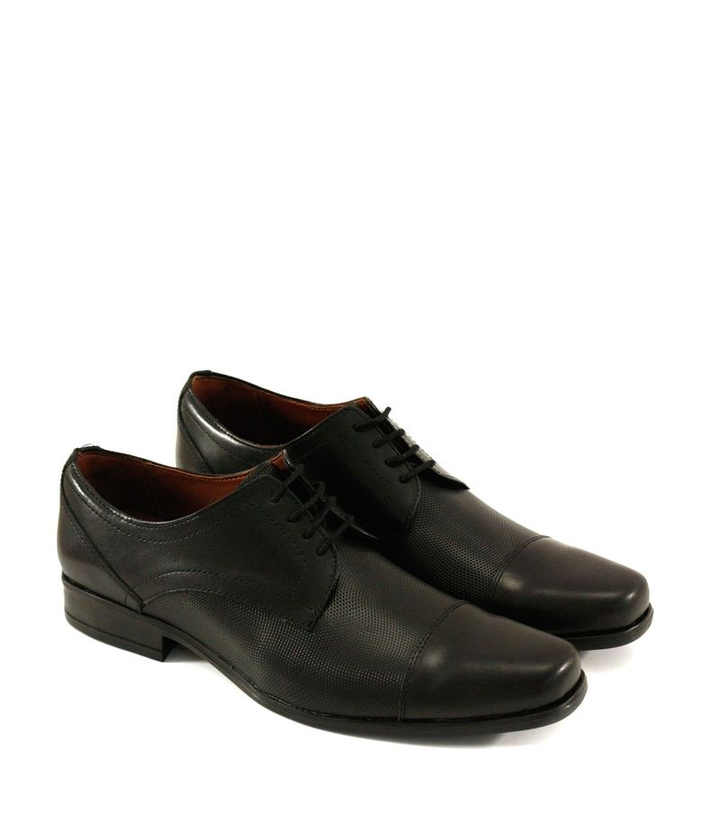 Zapatos-de-vestir-de-cuero-negro-acordonados