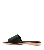 Sandalias-bajas-con-herraje-de-cuero-en-negro