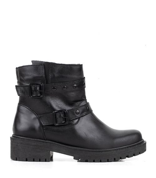 Botas cortas con herrajes de cuero negro