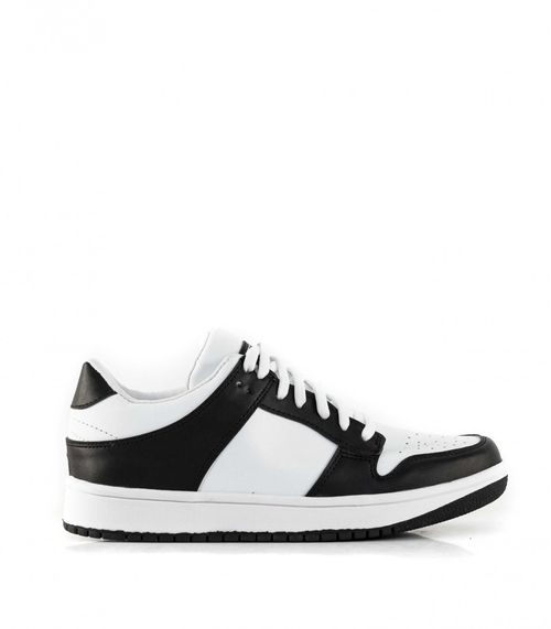 Zapatillas urbanas de símil cuero combinadas en blanco